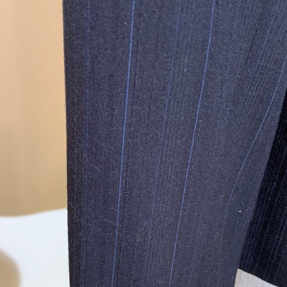 💥EUC💥Beautiful & Classic Navy Blue Pinstripe Blazer AND Trousers - Size 6 - Picture 4 of 16